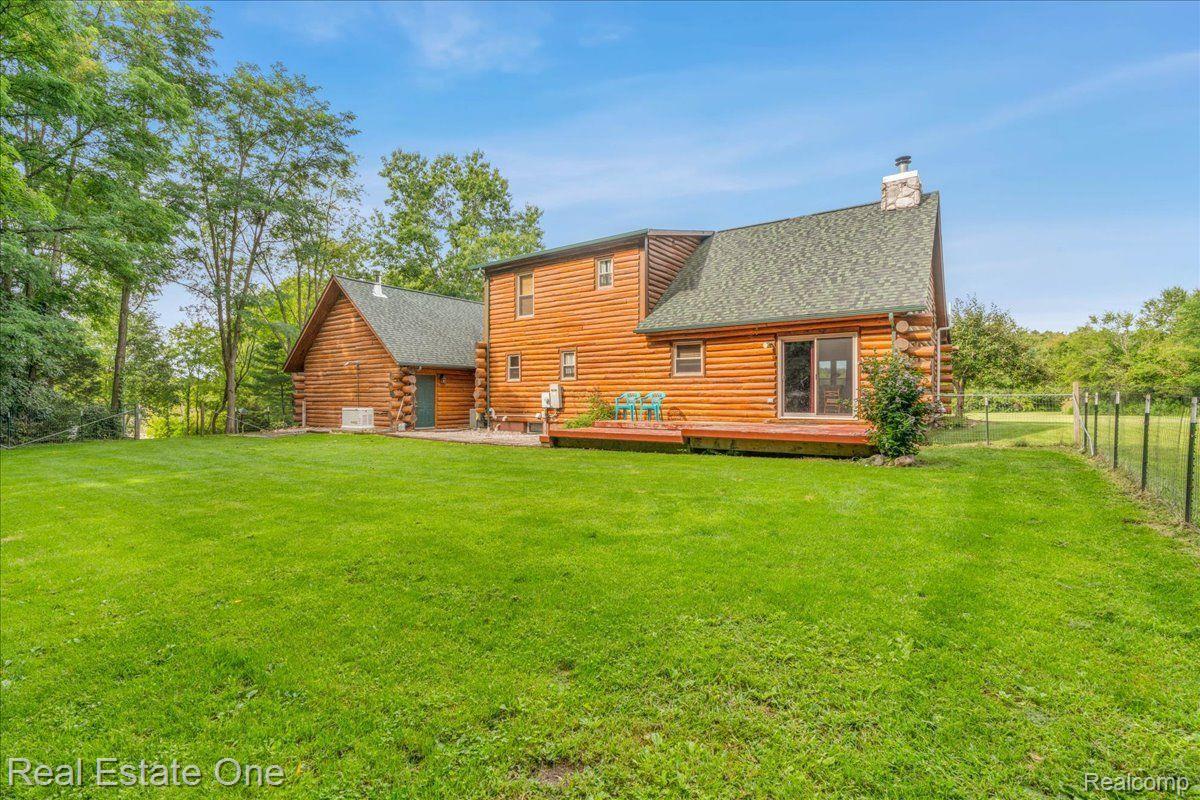 7596 Fisher Road Howell, MI 48855 - Photo 29 of 41 Backyard