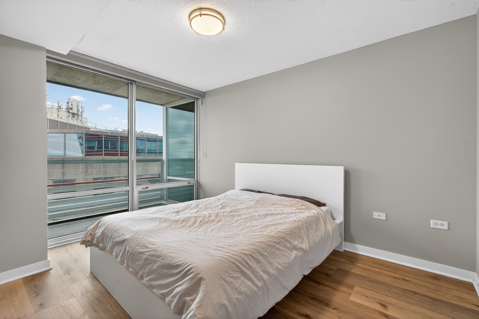 800 Elgin Road, Unit 1215 Evanston, IL 60201 - Photo 7 of 19