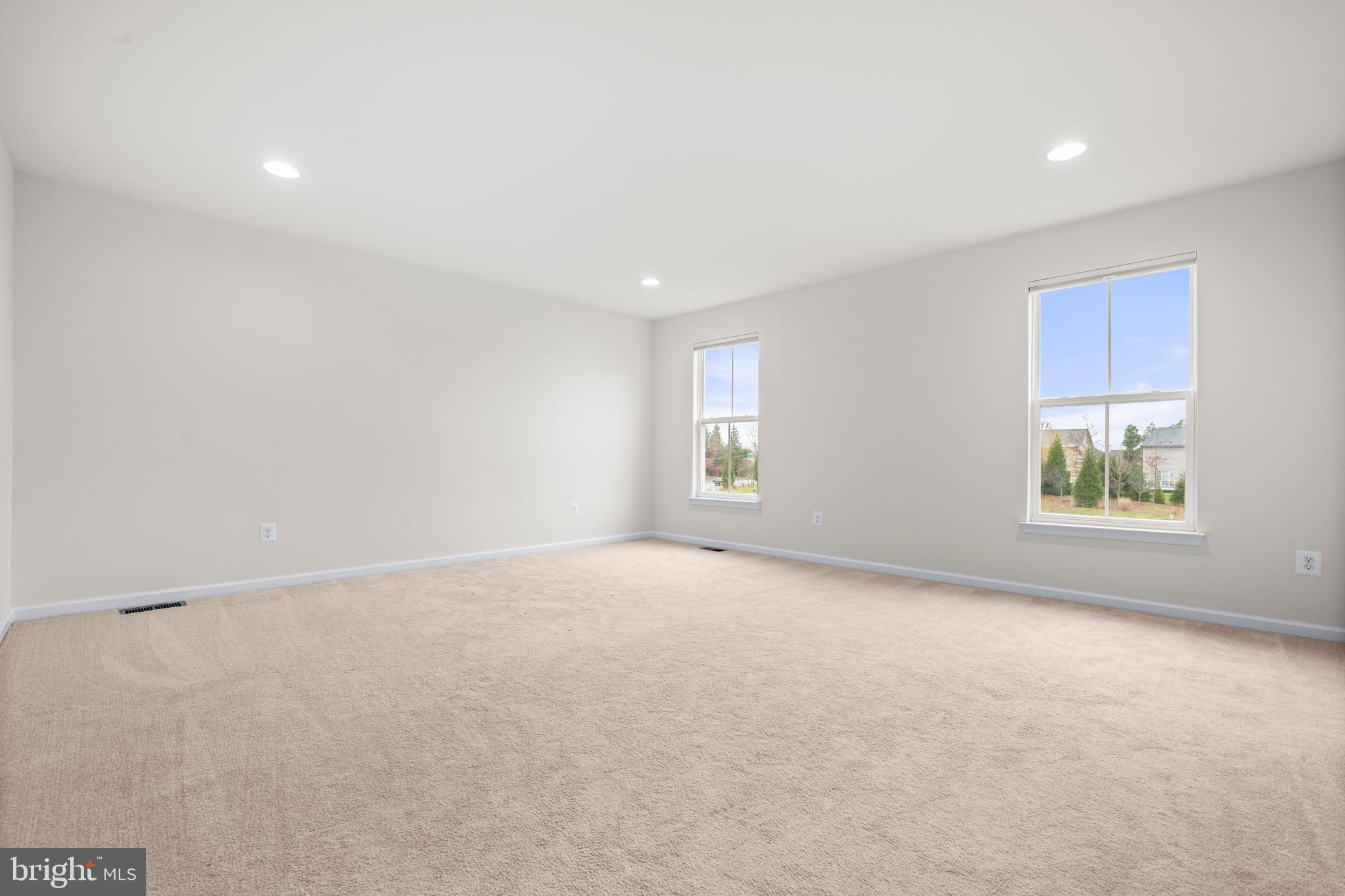 9516 Kimbleton Hall Loop Manassas Park, VA 20111 - Photo 21 of 51 an empty room with windows