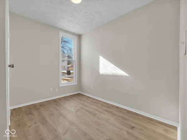 $1,350 | 252 West South Street, Shelbyville, IN 46176