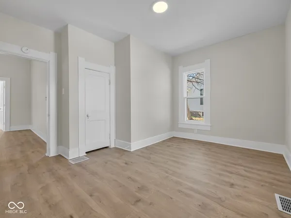 $1,350 | 252 West South Street, Shelbyville, IN 46176