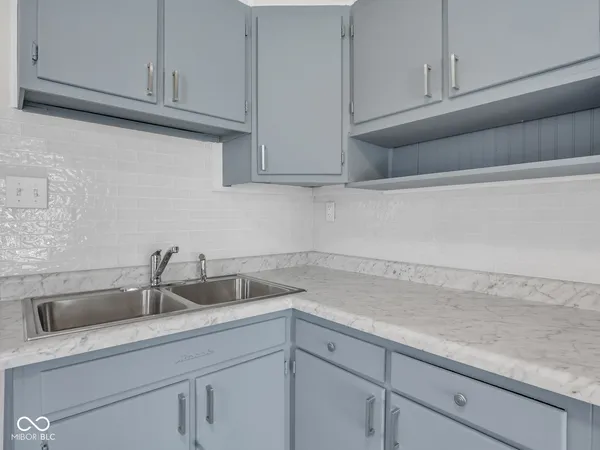 $1,350 | 252 West South Street, Shelbyville, IN 46176