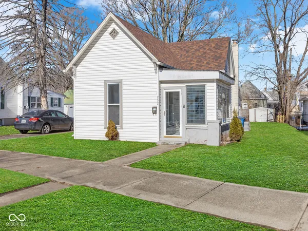$1,350 | 252 West South Street, Shelbyville, IN 46176