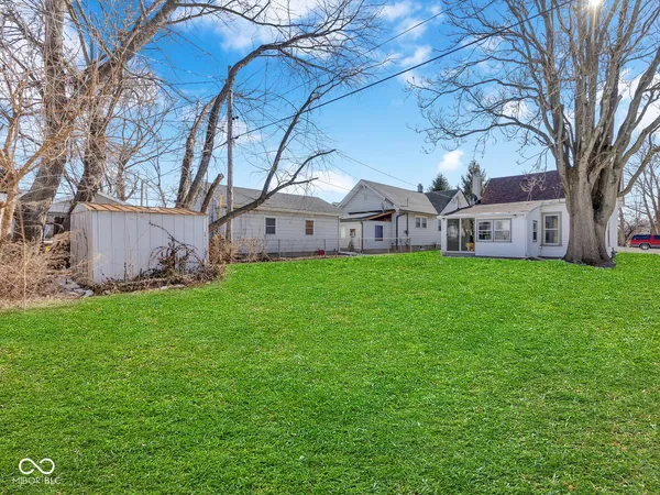 $1,350 | 252 West South Street, Shelbyville, IN 46176