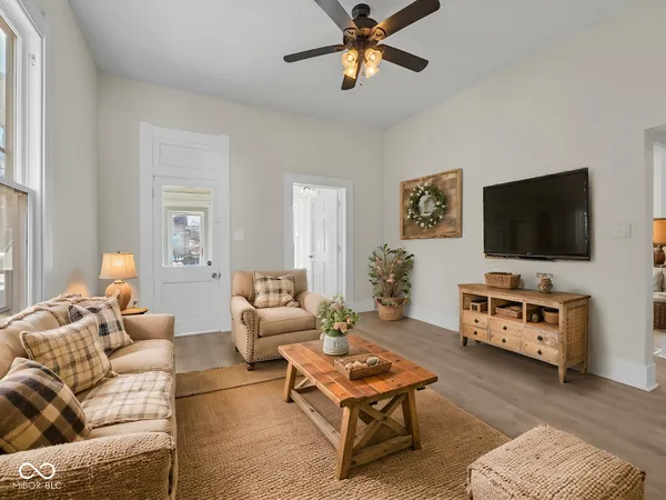 $1,350 | 252 West South Street, Shelbyville, IN 46176