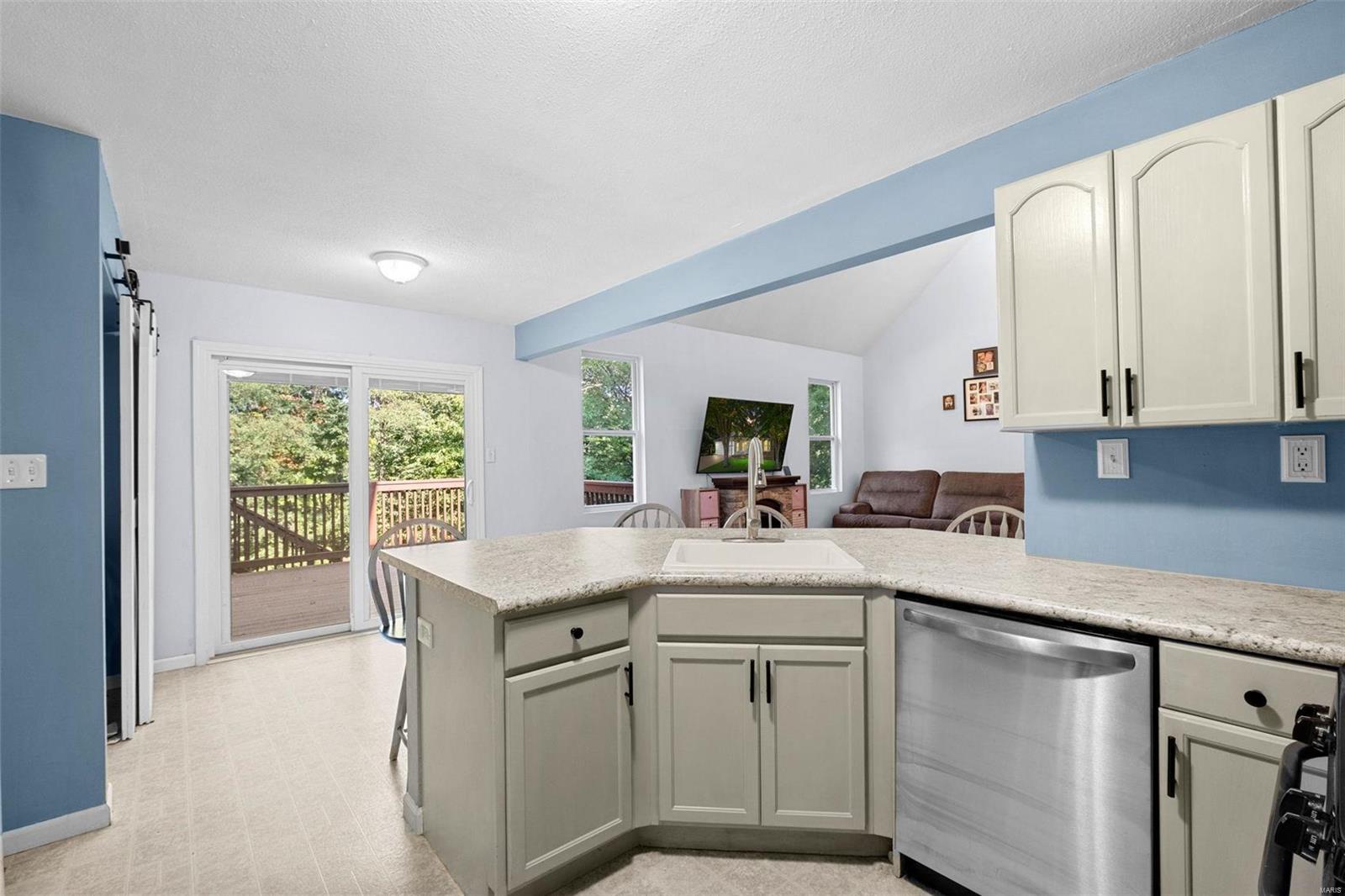 109 West Hunters Ridge Valmeyer, IL 62295 - Photo 6 of 51