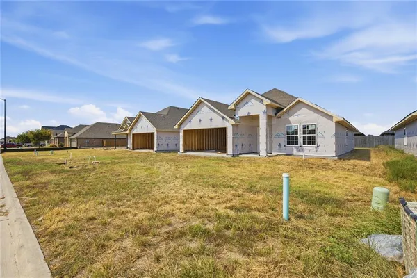 $199,999 | 804 Moseley Lane, Greenville, TX 75402