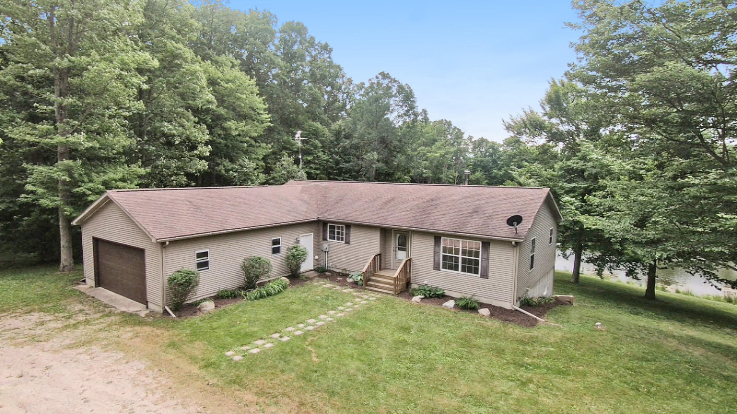 10354 North Backus Road Lakeview, MI 48850 - Photo 1 of 39 front of house