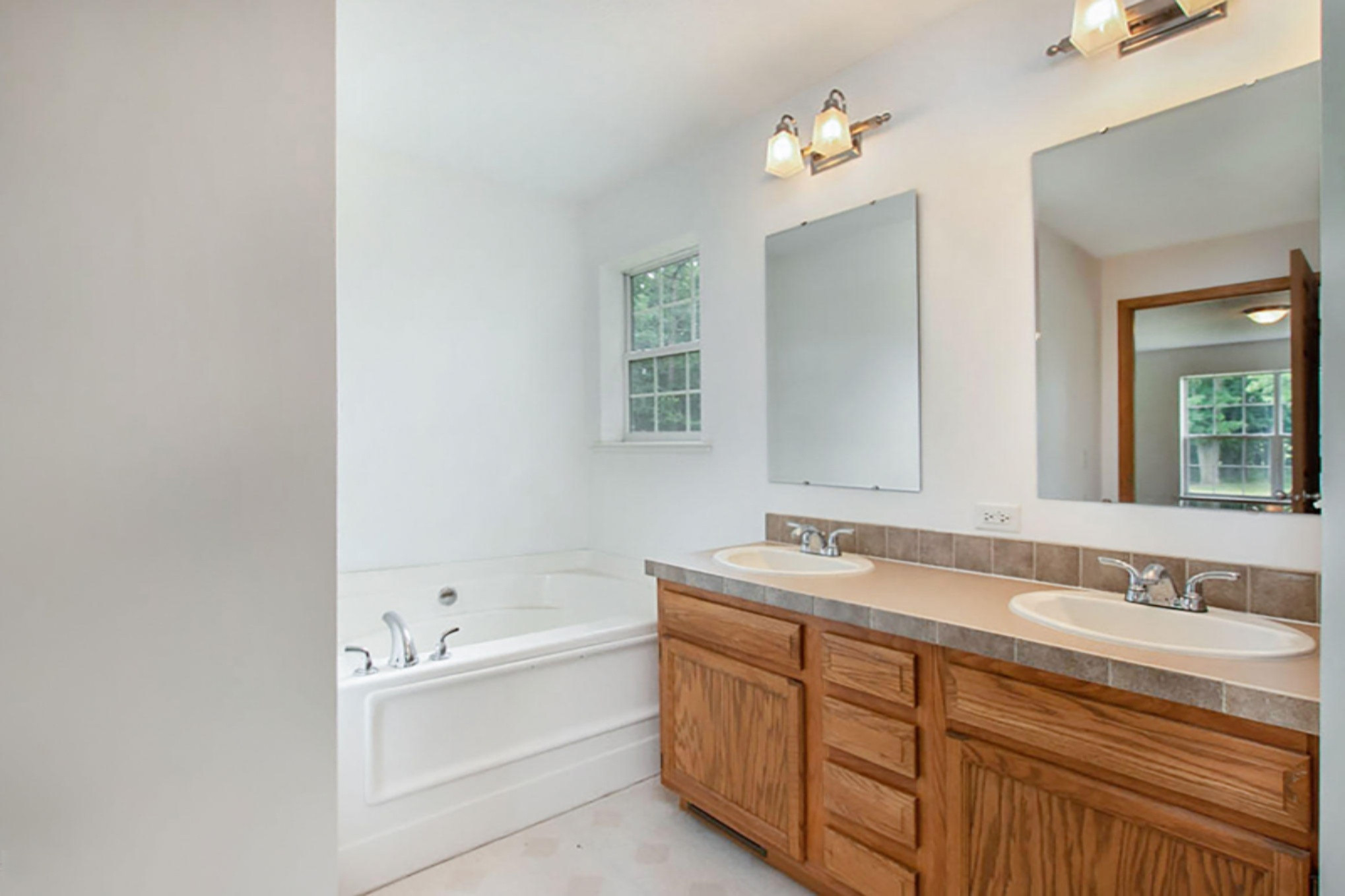 10354 North Backus Road Lakeview, MI 48850 - Photo 16 of 39 msterbath2
