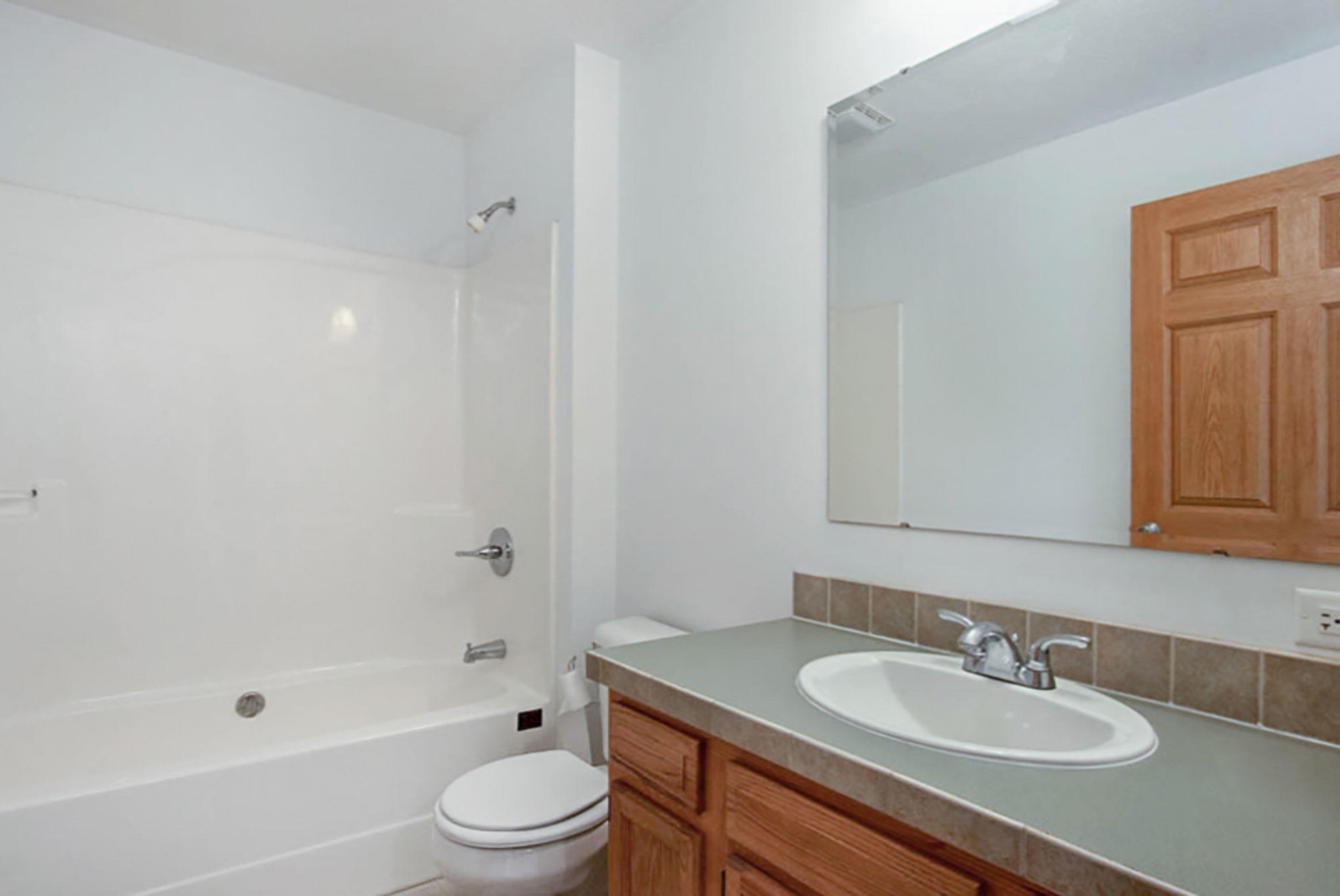 10354 North Backus Road Lakeview, MI 48850 - Photo 21 of 39 main bath