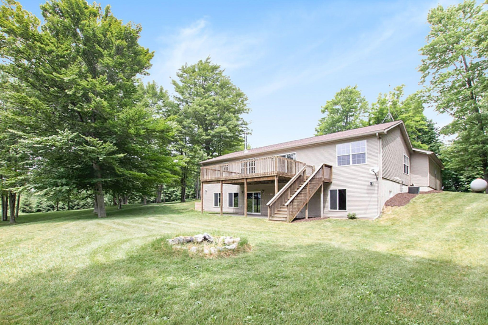 10354 North Backus Road Lakeview, MI 48850 - Photo 29 of 39 back of house4