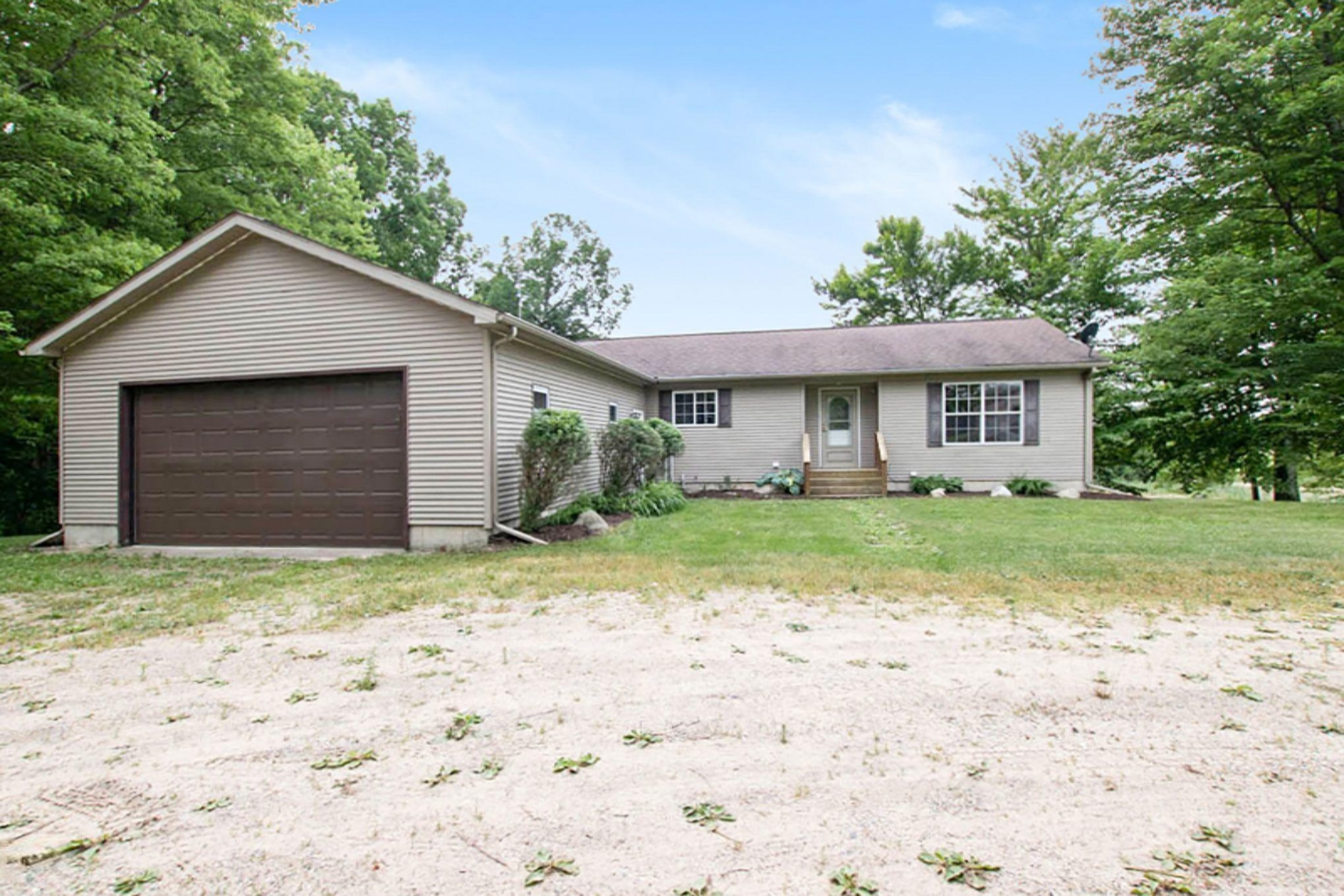 10354 North Backus Road Lakeview, MI 48850 - Photo 30 of 39 front house