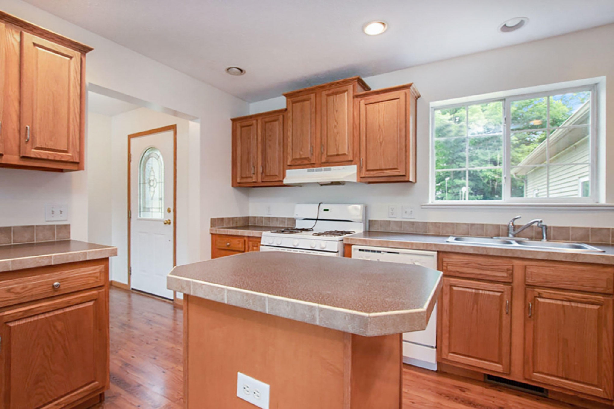 10354 North Backus Road Lakeview, MI 48850 - Photo 8 of 39 kitchen