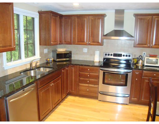8 Helen Road Braintree, MA 02184 - Photo 8 of 14 Gallery Image 8