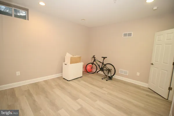 $2,100 | 102 Bullard Circle, Rockville, MD 20850