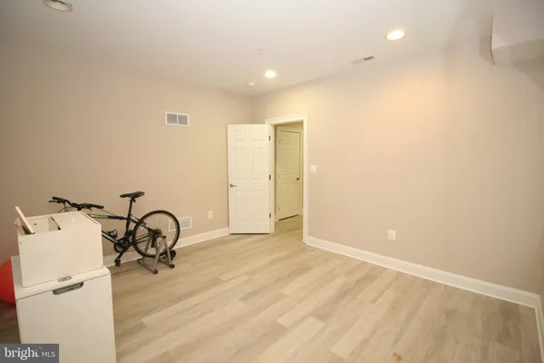 $2,100 | 102 Bullard Circle, Rockville, MD 20850