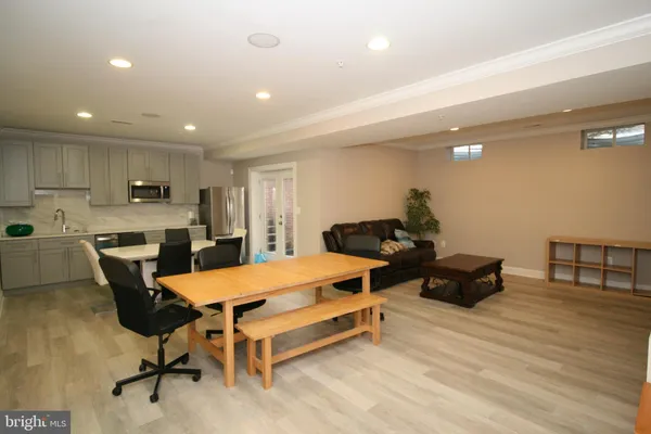 $2,100 | 102 Bullard Circle, Rockville, MD 20850