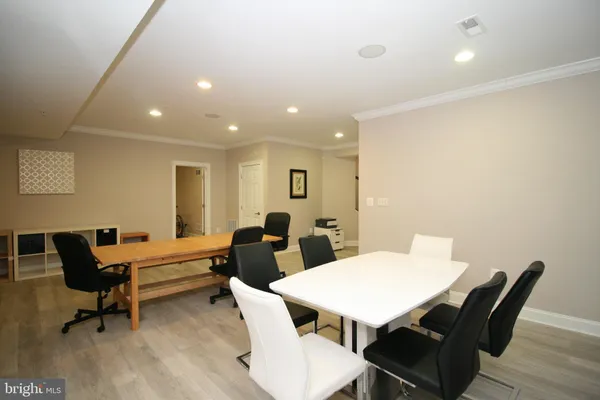 $2,100 | 102 Bullard Circle, Rockville, MD 20850