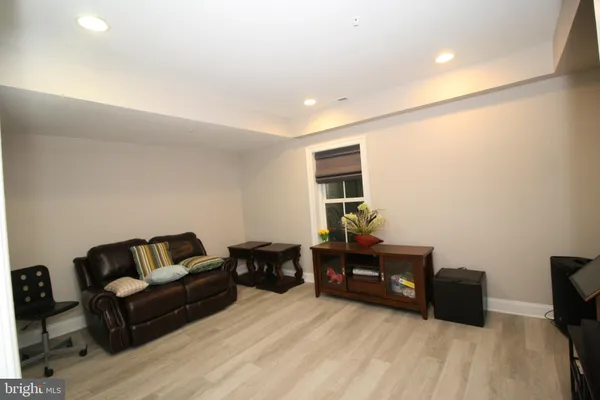 $2,100 | 102 Bullard Circle, Rockville, MD 20850