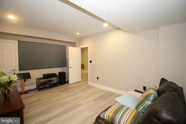 $2,100 | 102 Bullard Circle, Rockville, MD 20850