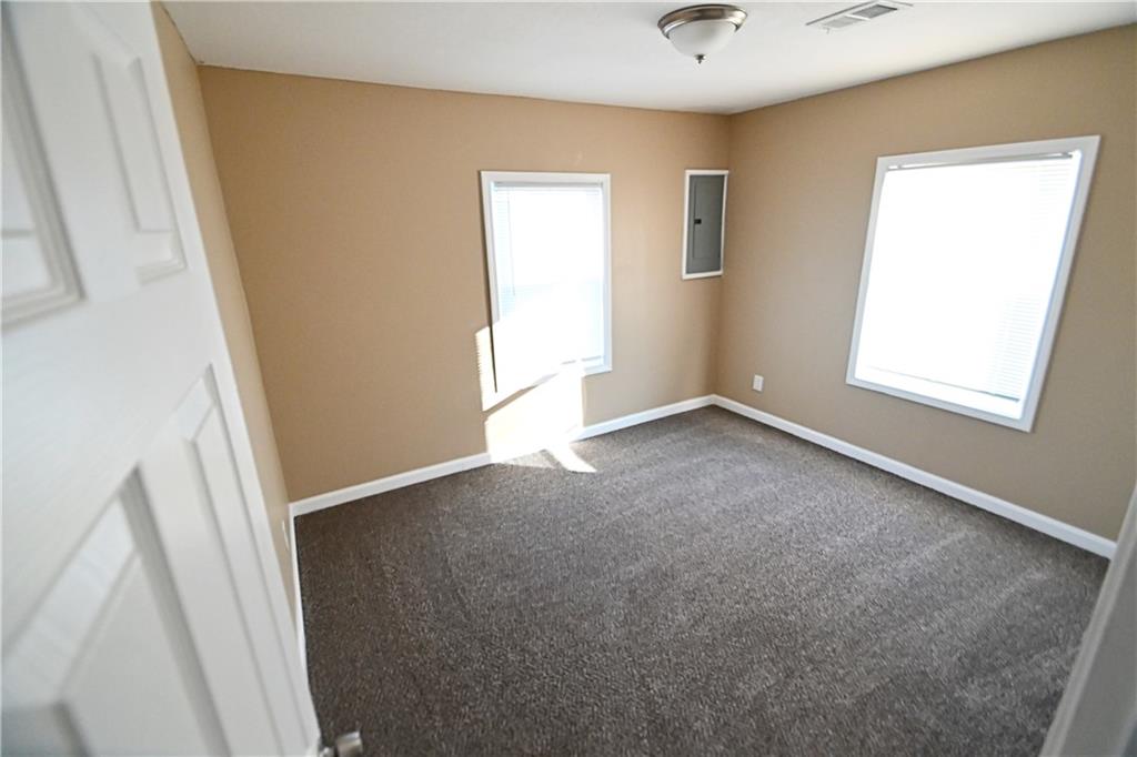 11505 Grandview Road Kansas City, MO 64137 - Photo 9 of 23