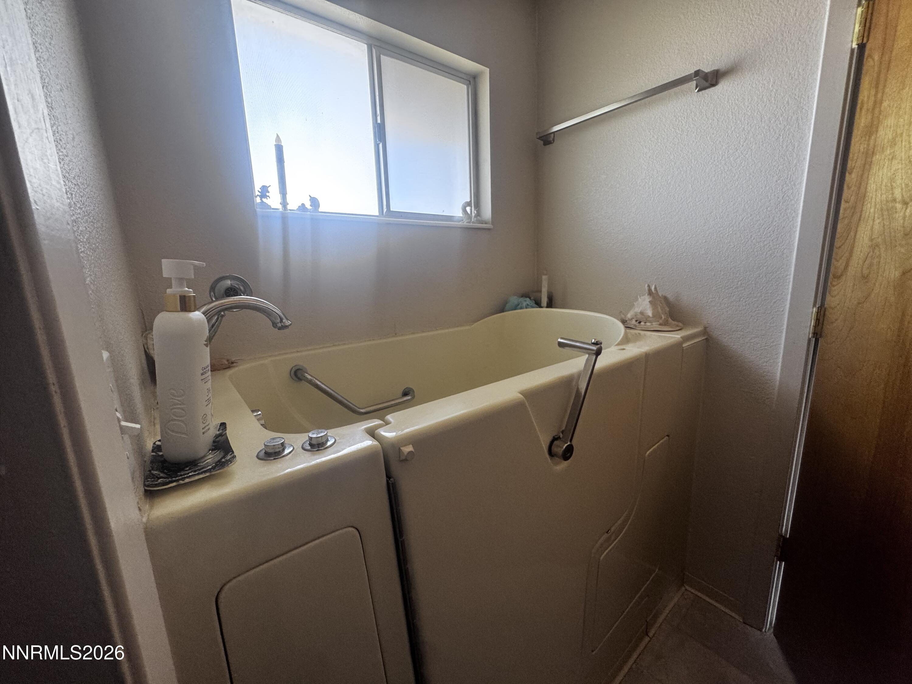 441 Venturacci Lane Fallon, NV 89406 - Photo 20 of 33 Master Bathroom 3