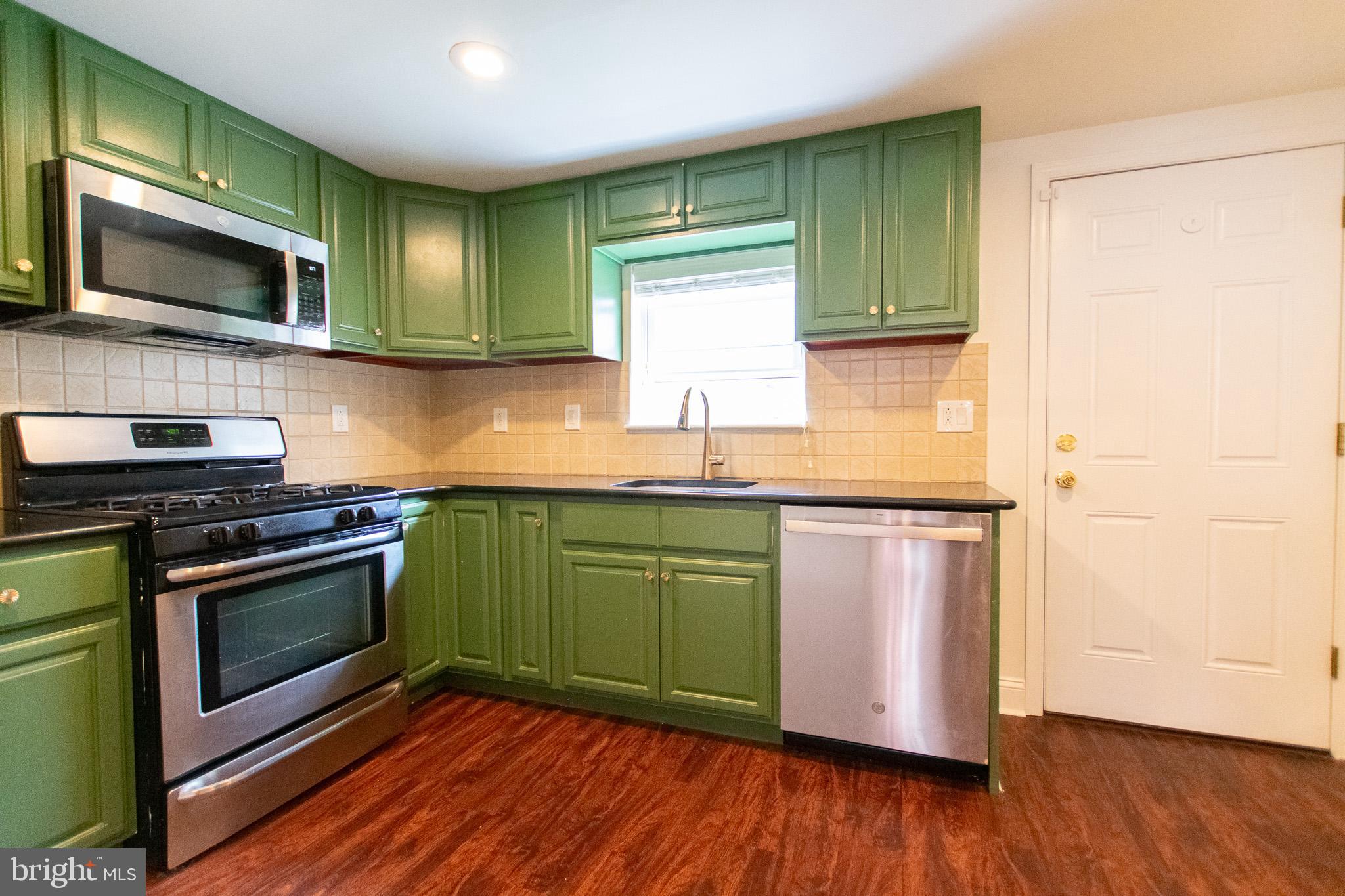 138 Mercy Street Philadelphia, PA 19148 - Photo 8 of 25