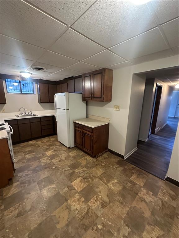935 Russellwood Avenue McKees Rocks, PA 15136 - Photo 3 of 44