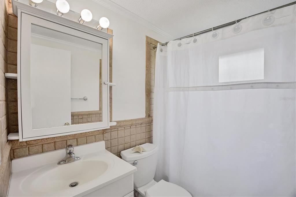 1171 Mangrove Road Venice, FL 34293 - Photo 13 of 26 Bathroom