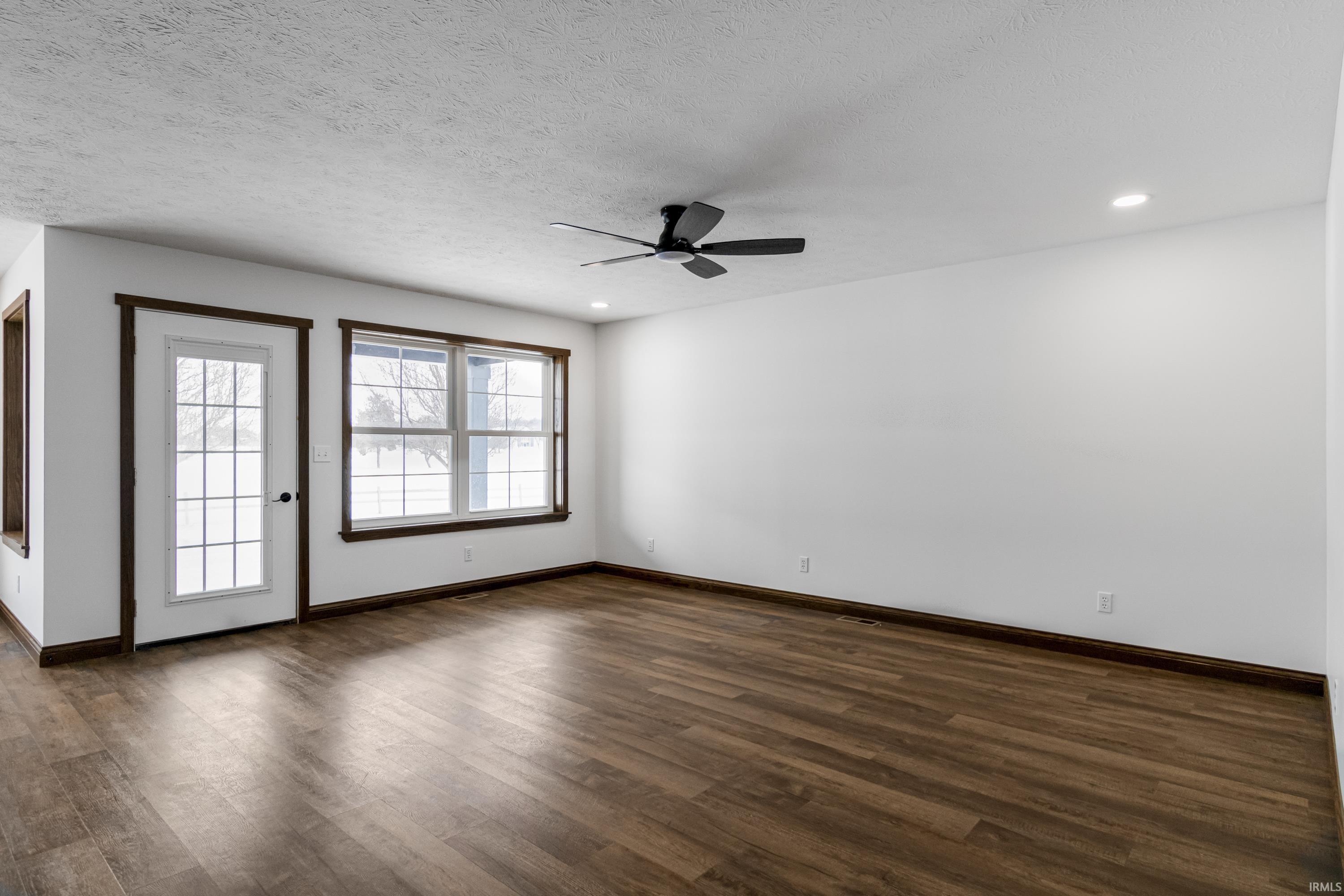 1041 South Huntsville Road Winchester, IN 47394 - Photo 8 of 27