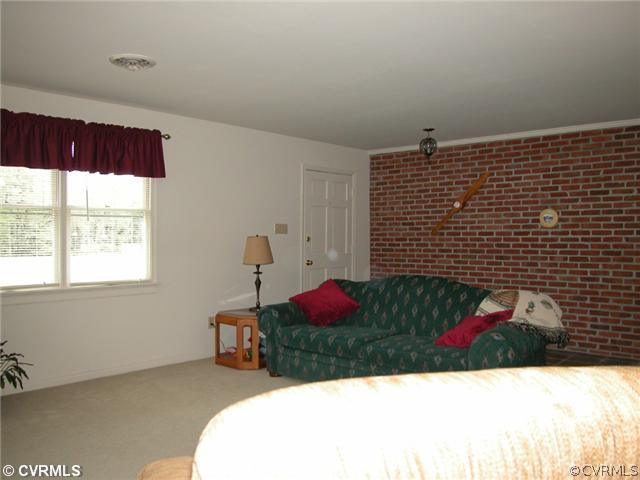5309 Lucas Road Henrico, VA 23228 - Photo 3 of 10 Den/Family/Great Room