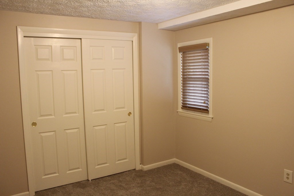 8 Pheasant Run Merrimack, NH 03054 - Photo 11 of 32 Gallery Image 11