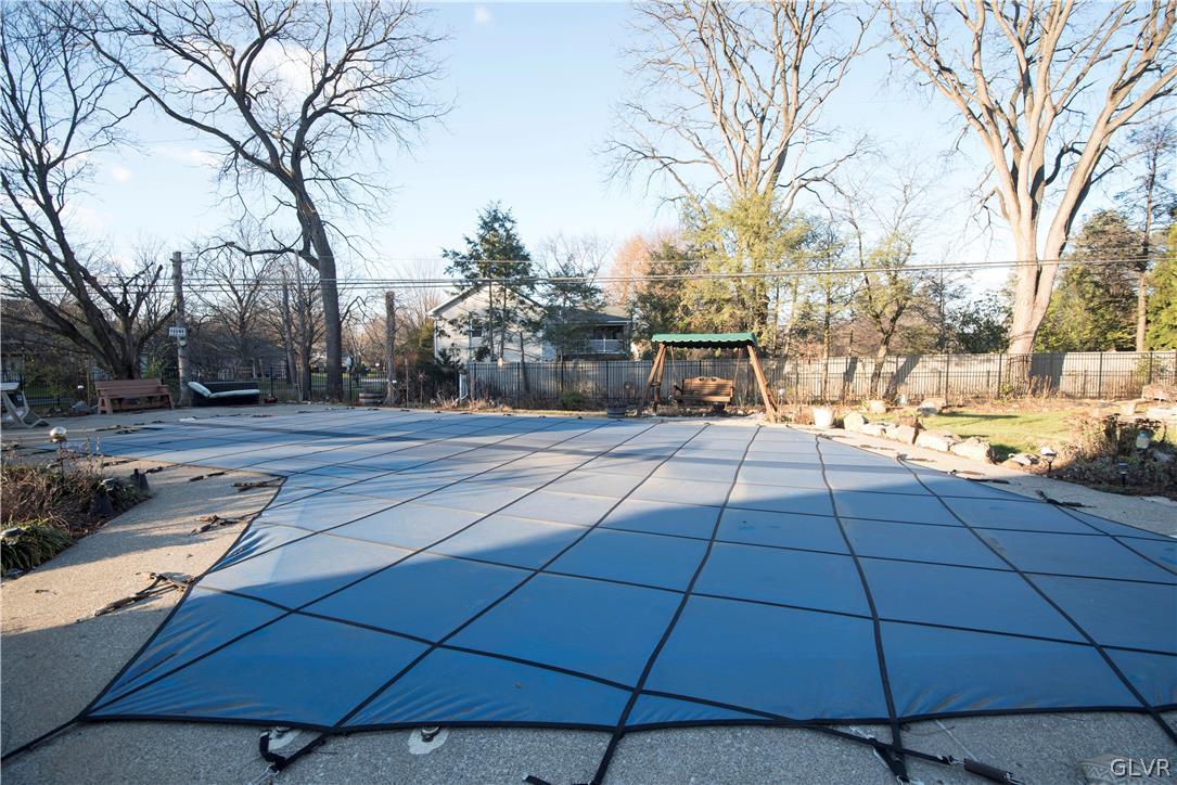 790 Wedgewood Road Bethlehem, PA 18017 - Photo 46 of 50 Safety Pool Cover