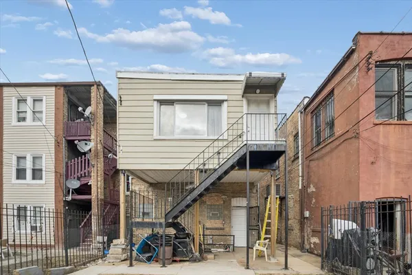 $370,000 | 5411 West North Avenue, Chicago, IL 60639