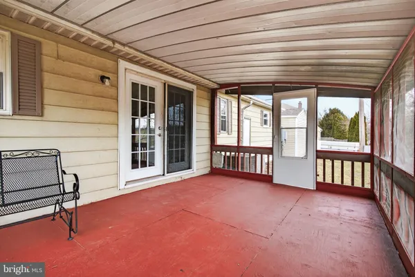 $189,900 | 4918 Pleasant Valley Road, York, PA 17406
