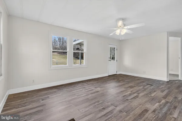 $189,900 | 4918 Pleasant Valley Road, York, PA 17406