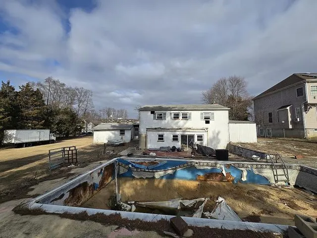 $350,000 | 64 Evergreen Avenue, Blackwood, NJ 08012