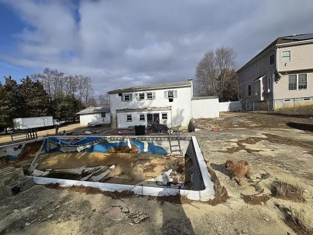 $350,000 | 64 Evergreen Avenue, Blackwood, NJ 08012