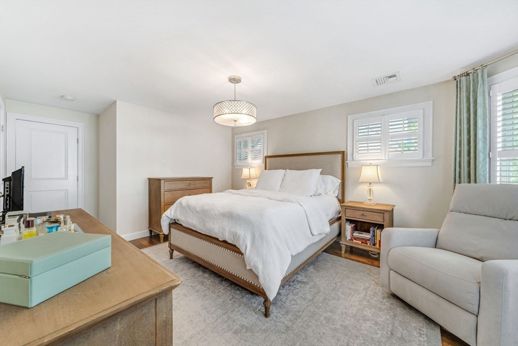 27 Beryl Street Boston, MA 02131 - Photo 19 of 39