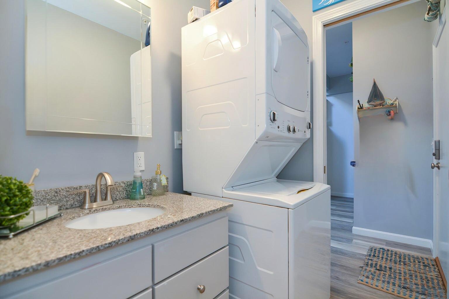 952 Post Road, Unit 7 Wells, ME 04090 - Photo 17 of 36 bath2_inPixio