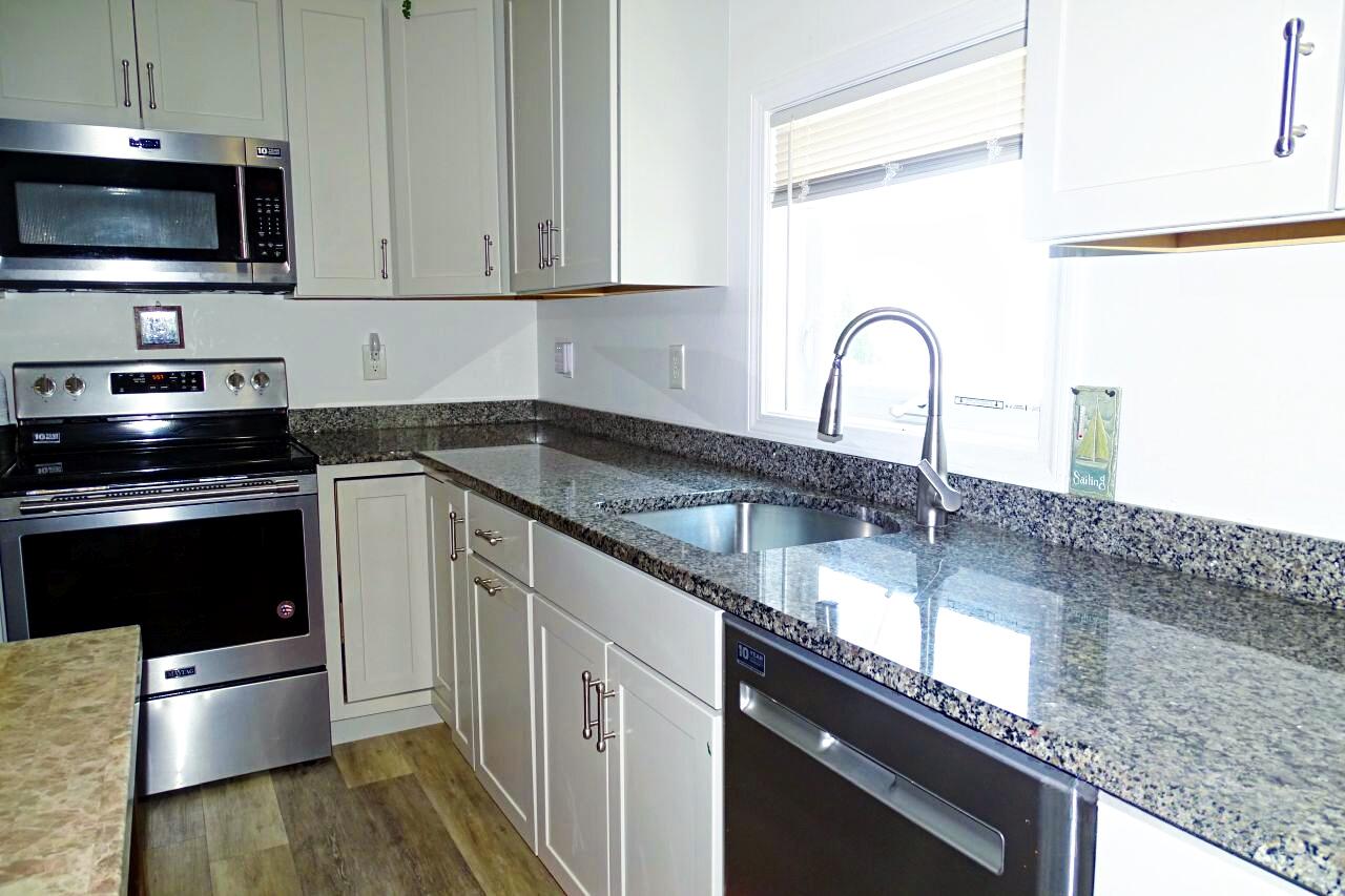 952 Post Road, Unit 7 Wells, ME 04090 - Photo 7 of 36 granite counters_inPixio