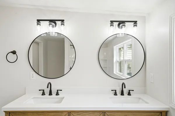 $469,900 | 107 Mechanic Street North, Lynchburg, TN 37352