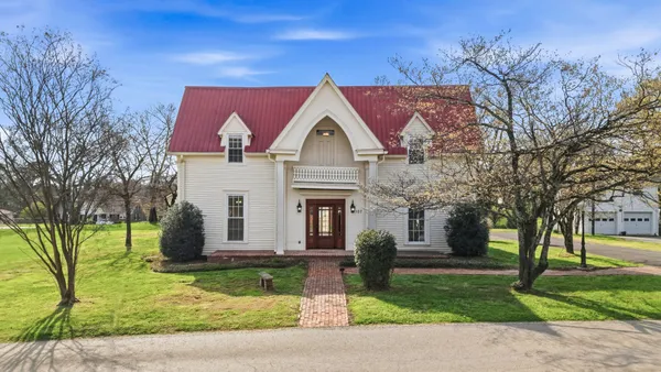 $469,900 | 107 Mechanic Street North, Lynchburg, TN 37352