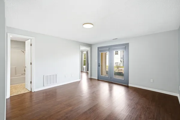 $469,900 | 107 Mechanic Street North, Lynchburg, TN 37352