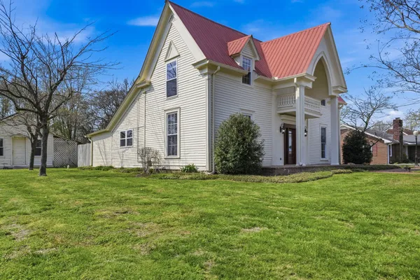 $469,900 | 107 Mechanic Street North, Lynchburg, TN 37352