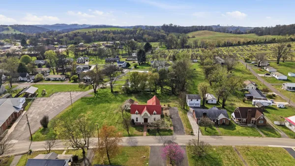 $469,900 | 107 Mechanic Street North, Lynchburg, TN 37352