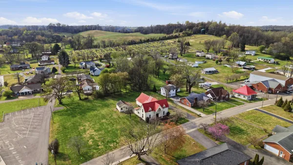 $469,900 | 107 Mechanic Street North, Lynchburg, TN 37352