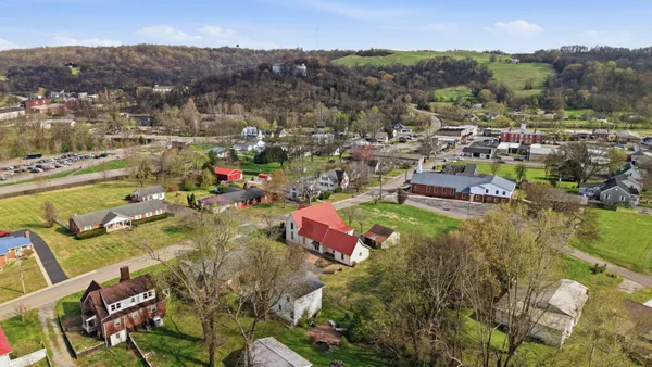 $469,900 | 107 Mechanic Street North, Lynchburg, TN 37352