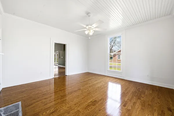 $469,900 | 107 Mechanic Street North, Lynchburg, TN 37352