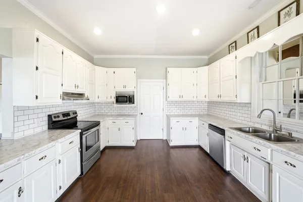 $469,900 | 107 Mechanic Street North, Lynchburg, TN 37352